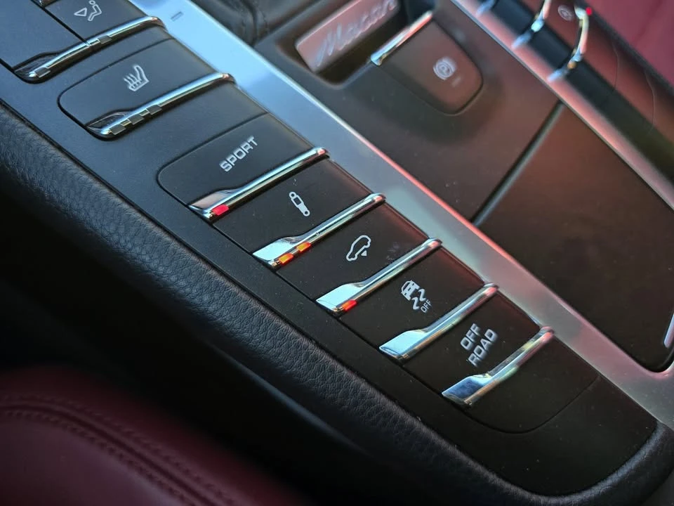 2021 Porsche Macan GTS - Image 17 of 19