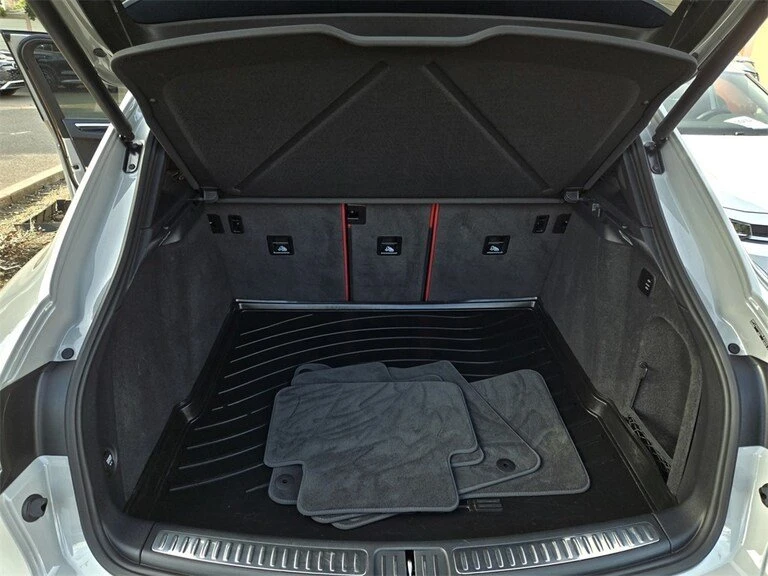 2021 Porsche Macan GTS - Image 12 of 14
