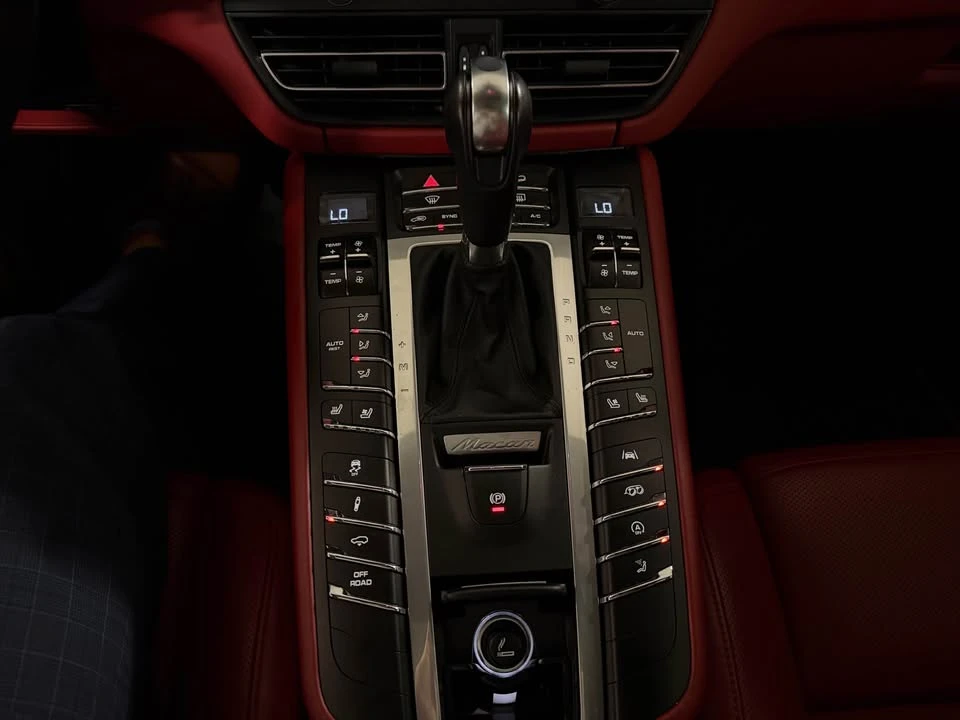 2021 Porsche Macan GTS - Image 15 of 19