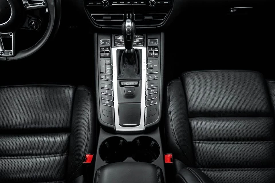 2021 Porsche Macan GTS - Image 7 of 14