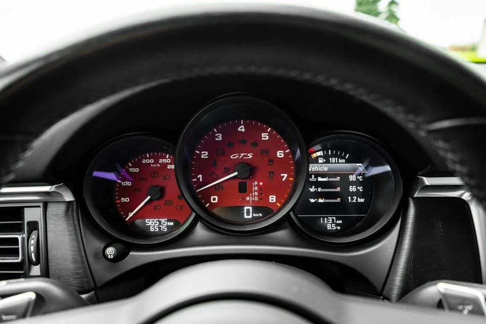 2021 Porsche Macan GTS - Image 10 of 14