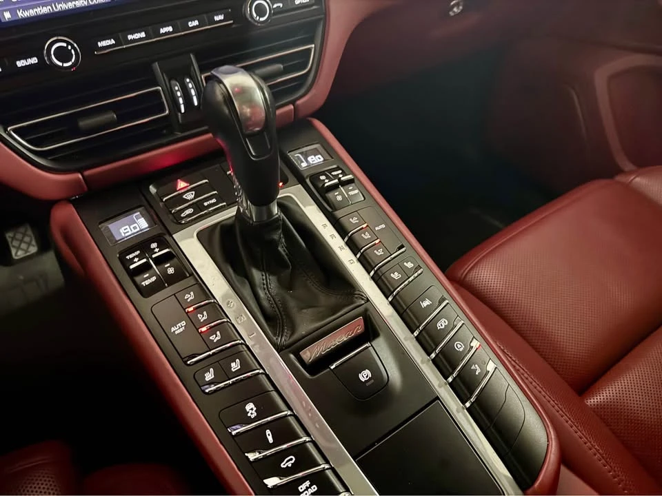 2021 Porsche Macan GTS - Image 17 of 19