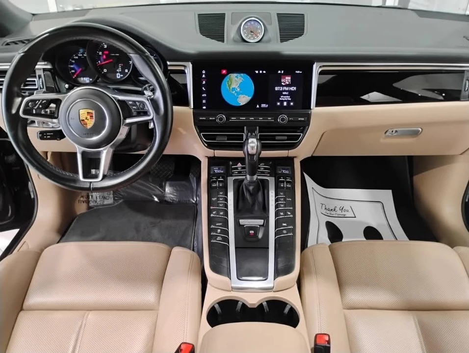 2021 Porsche Macan - Image 18 of 20