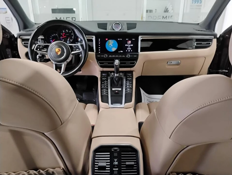 2021 Porsche Macan - Image 14 of 20