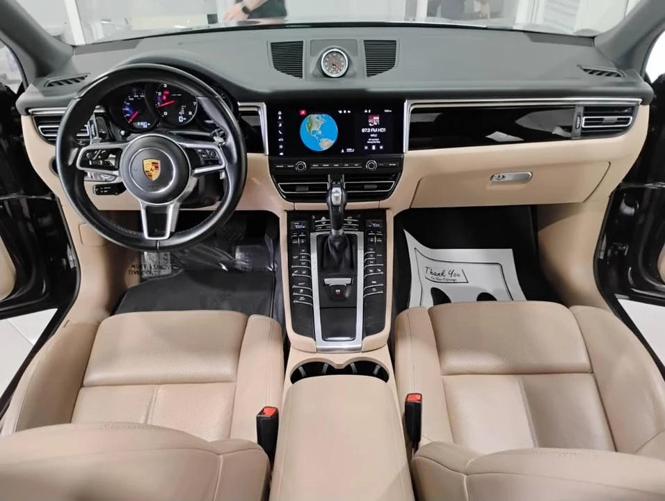2021 Porsche Macan - Image 17 of 20