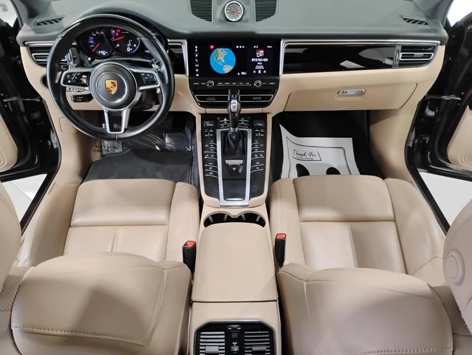 2021 Porsche Macan - Image 16 of 20