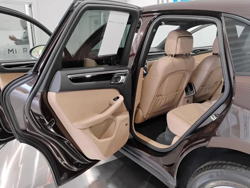 2021 Porsche Macan - Image 8 of 20