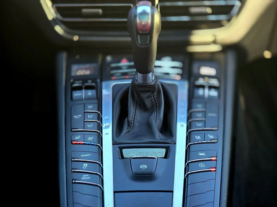 2021 Porsche Macan S - Image 13 of 20