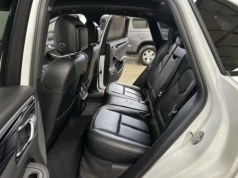 2021 Porsche Macan S - Image 12 of 20