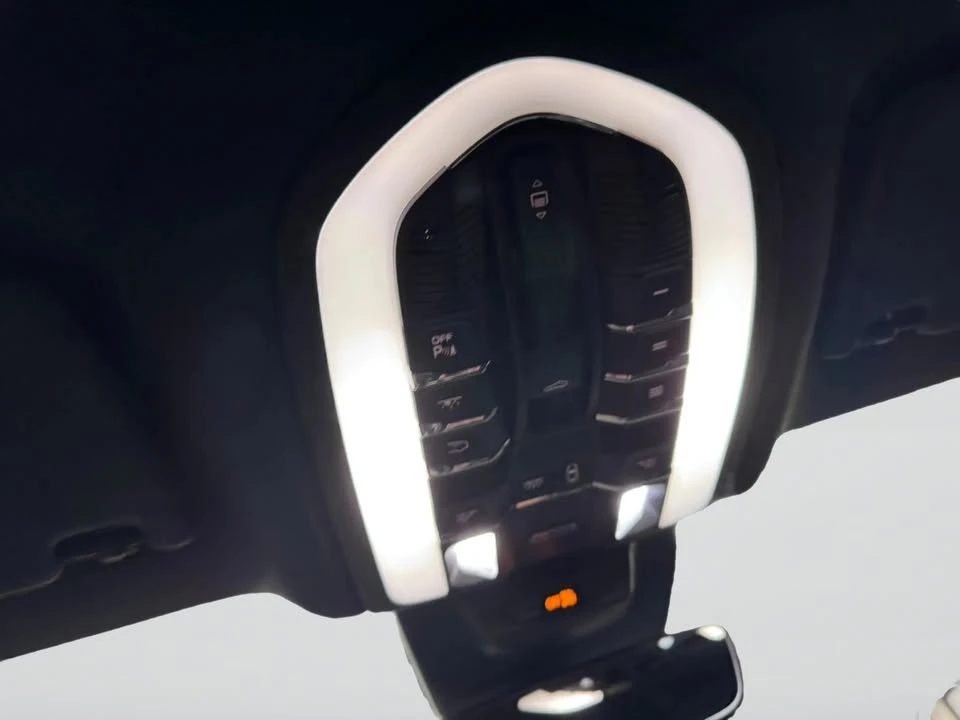 2021 Porsche Macan S - Image 17 of 19