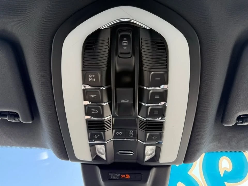 2021 Porsche Macan S - Image 12 of 16