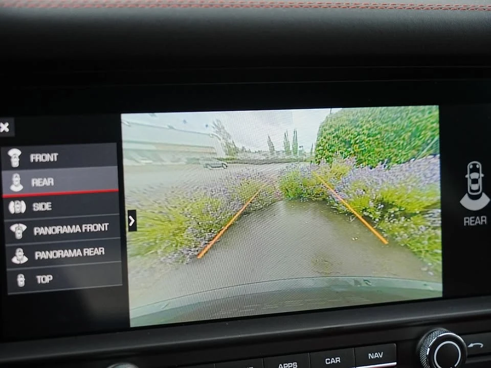 2021 Porsche Macan S - Image 18 of 20