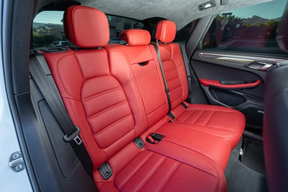 2021 Porsche Macan Turbo - Image 15 of 17