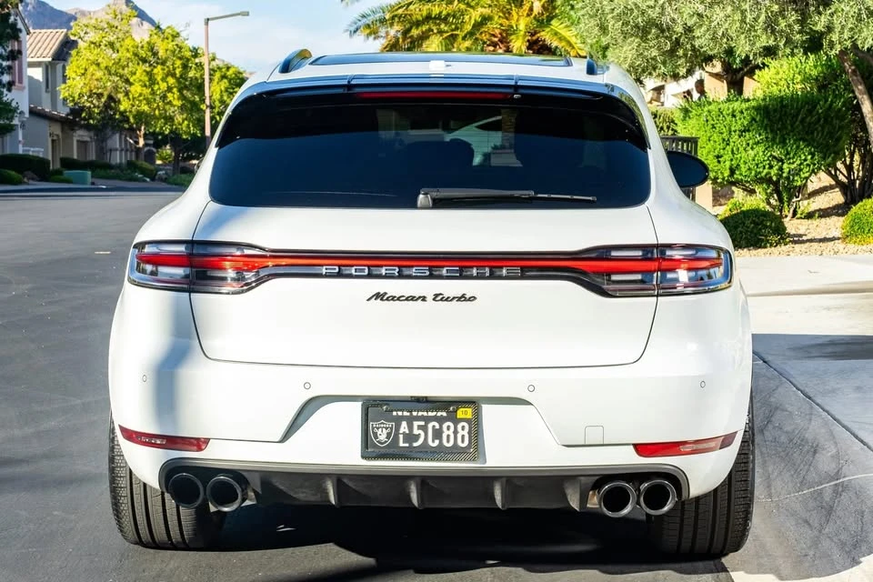 2021 Porsche Macan Turbo - Image 6 of 17