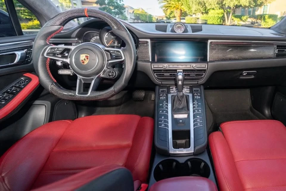 2021 Porsche Macan Turbo - Image 12 of 17