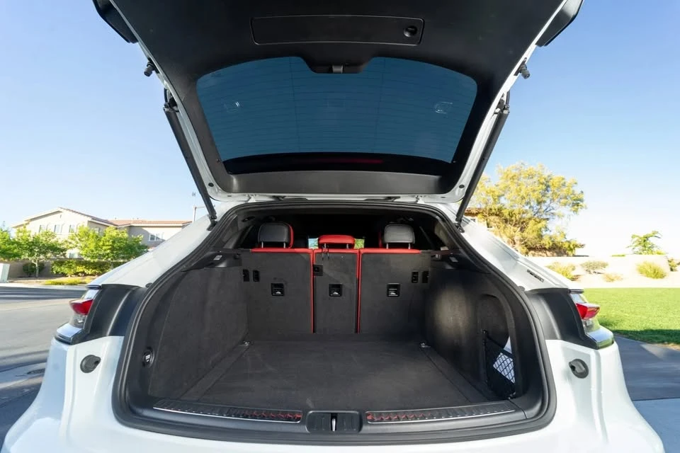 2021 Porsche Macan Turbo - Image 16 of 17