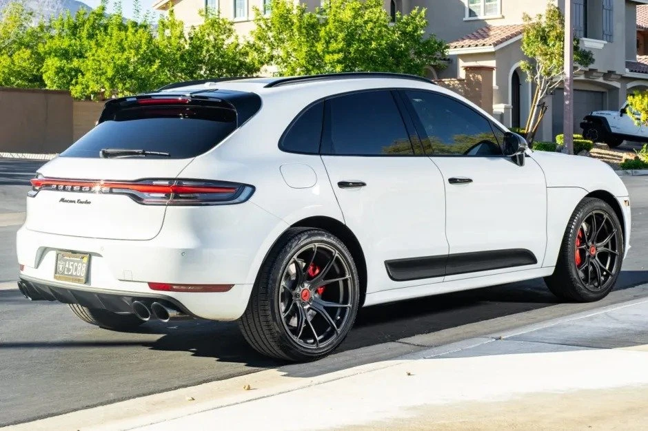 2021 Porsche Macan Turbo - Image 2 of 17