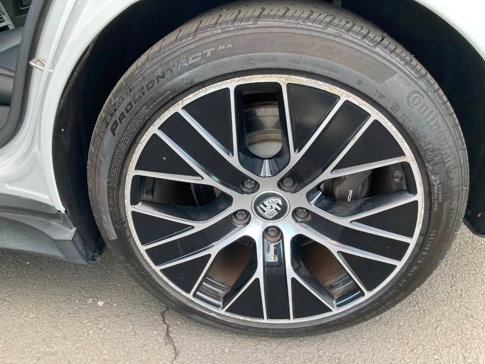 2021 Porsche Taycan - Image 15 of 18