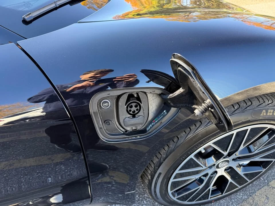 2021 Porsche Taycan 4S - Image 19 of 20