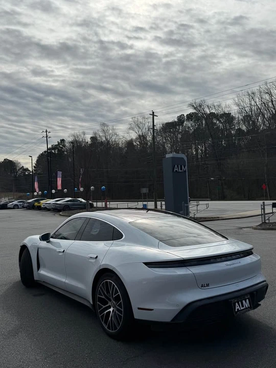 2021 Porsche Taycan 4S - Image 10 of 11