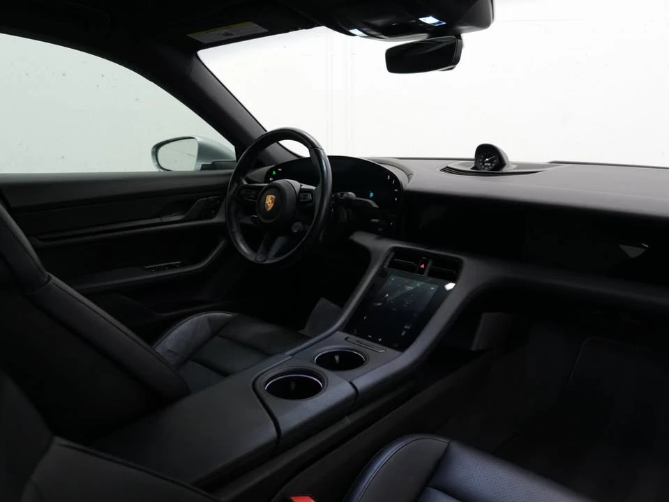 2021 Porsche Taycan 4S - Image 9 of 20