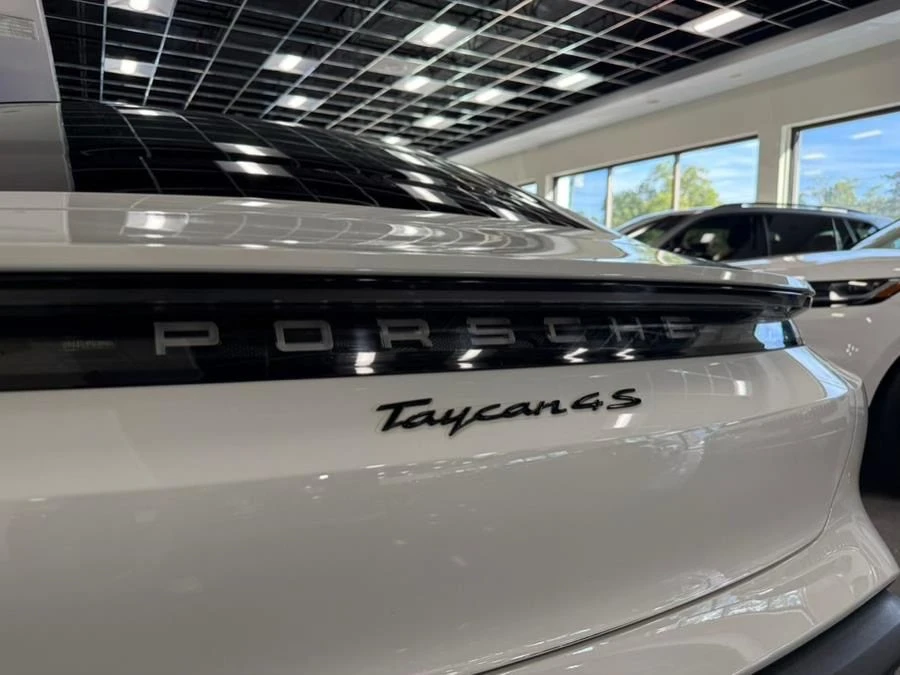 2021 Porsche Taycan 4S - Image 19 of 20