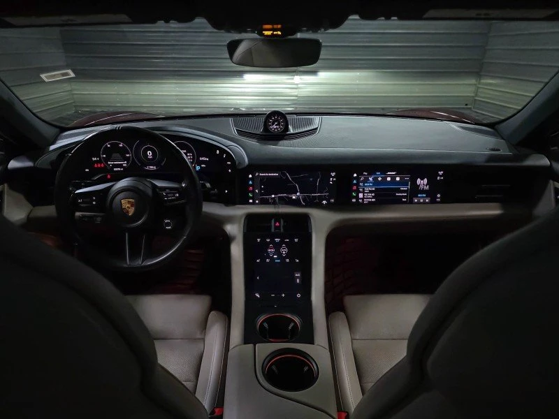 2021 Porsche Taycan 4S - Image 9 of 18
