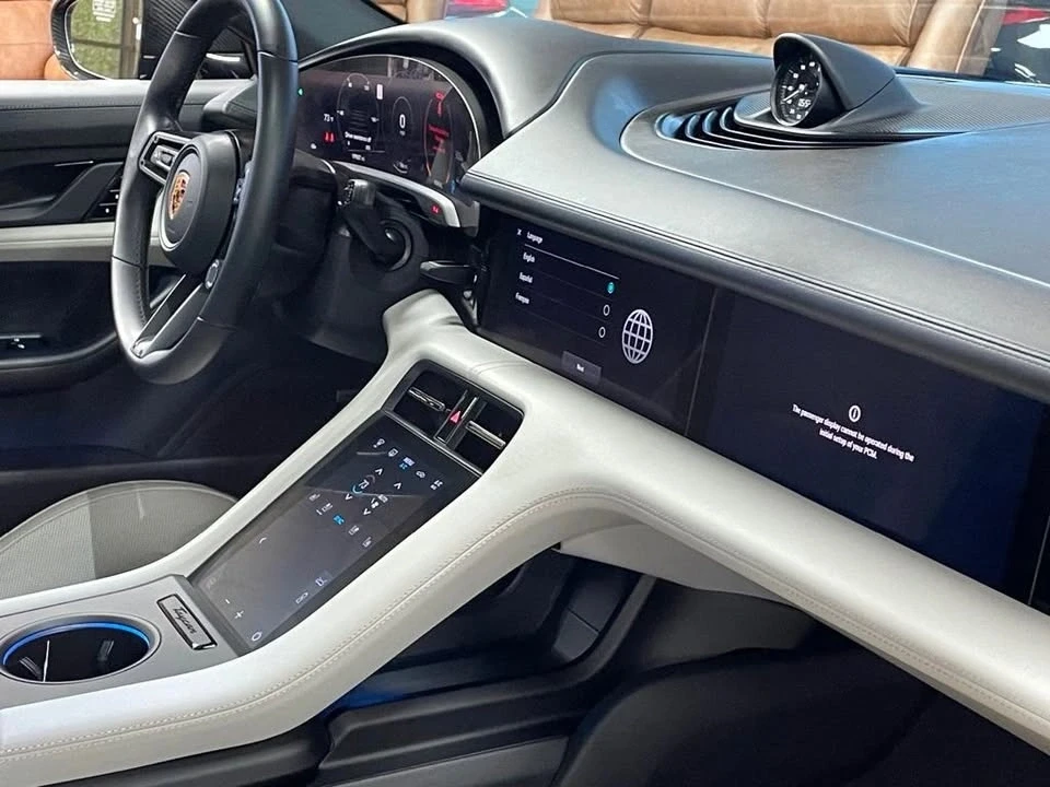 2021 Porsche Taycan 4S - Image 12 of 18