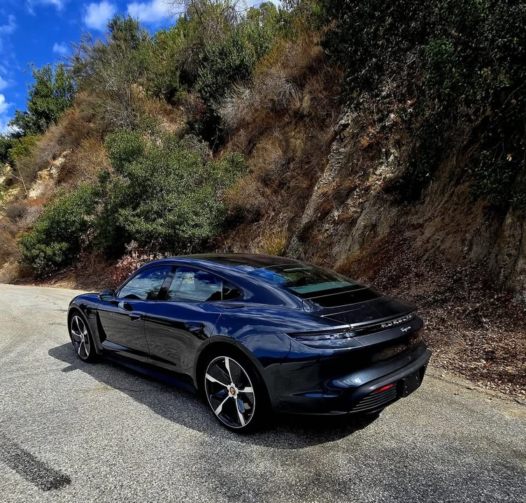 2021 Porsche Taycan - Image 6 of 11