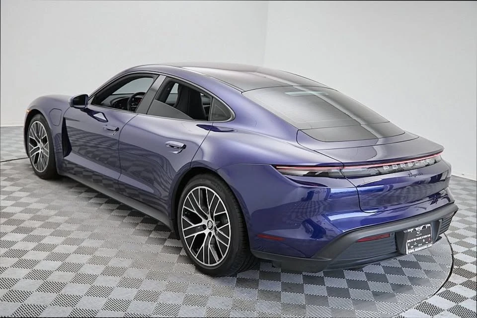 2021 Porsche Taycan - Image 9 of 18