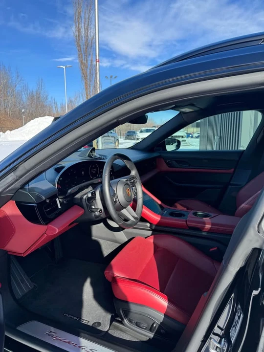 2021 Porsche Taycan 4S - Image 6 of 10