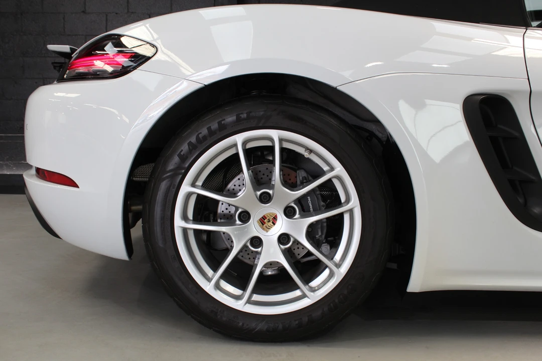 2021 Porsche 718 Boxster - Image 8 of 31