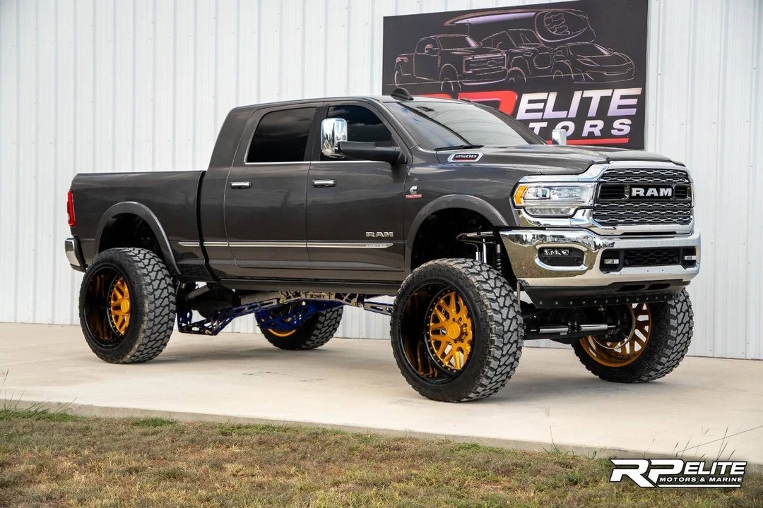 2021 Ram 2500 - Image 2 of 21