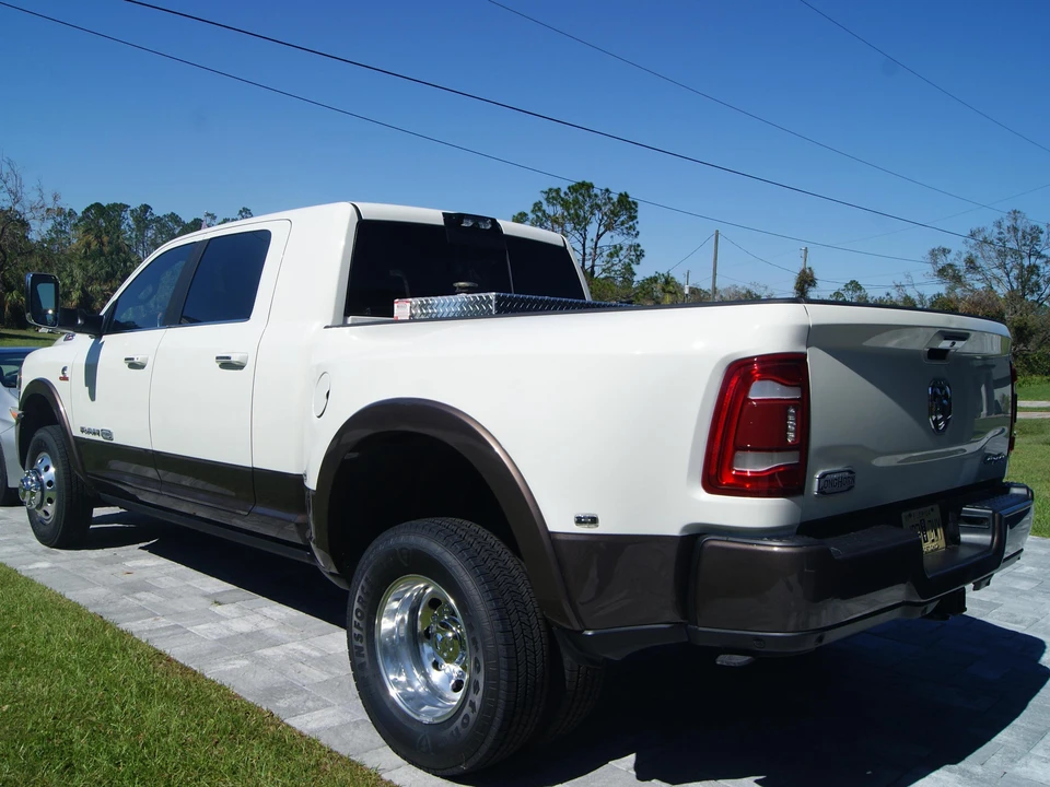 2021 Ram 3500 - Image 4 of 7