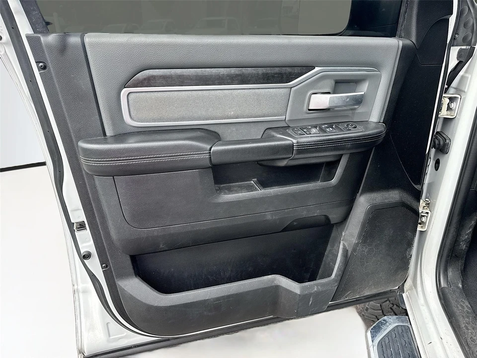 2021 Ram 2500 - Image 7 of 12