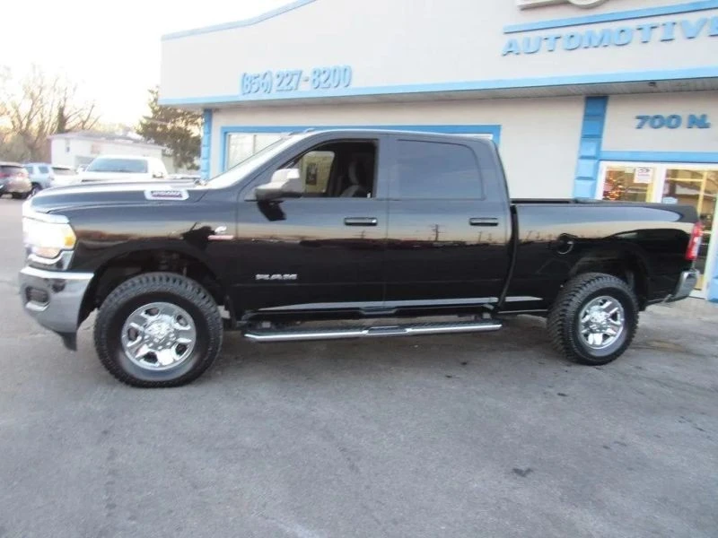 2021 Ram 2500 - Image 2 of 12