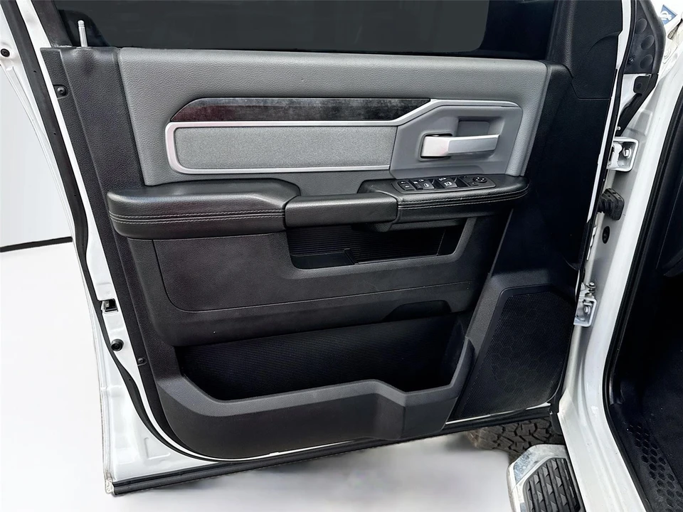 2021 Ram 2500 - Image 9 of 14