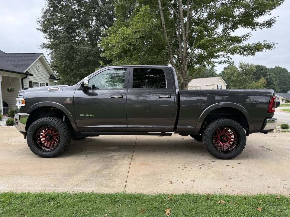 2021 Ram 2500 - Image 3 of 16