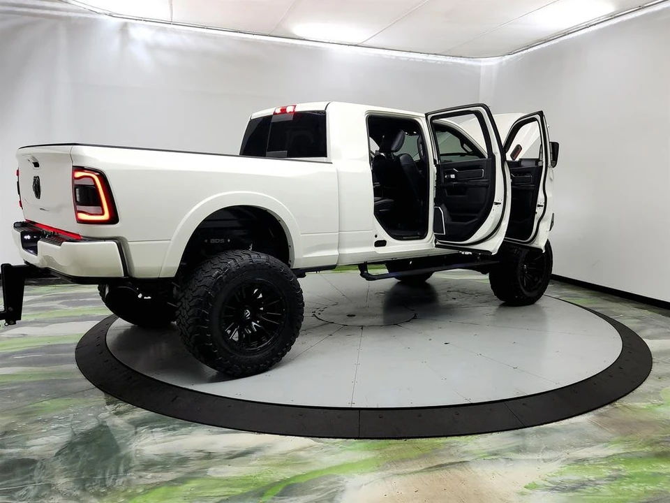 2021 Ram 2500 - Image 11 of 31