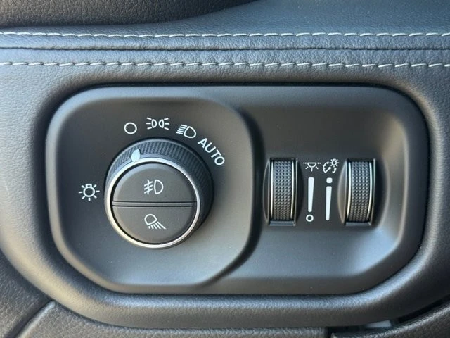 2021 Ram 3500 - Image 27 of 31