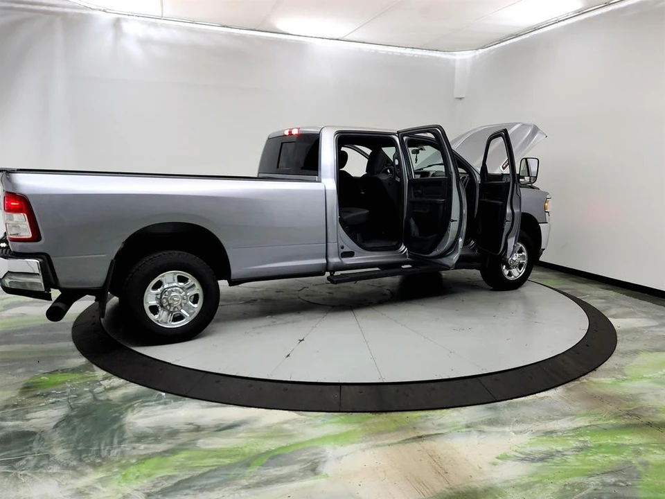 2021 Ram 3500 - Image 11 of 31