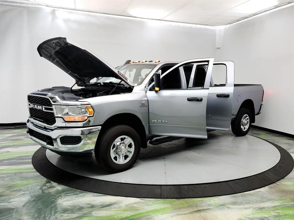 2021 Ram 3500 - Image 9 of 31
