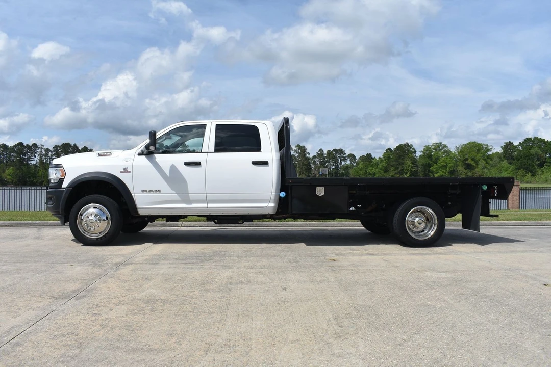 2021 Ram 4500 & 5500 - Image 3 of 21