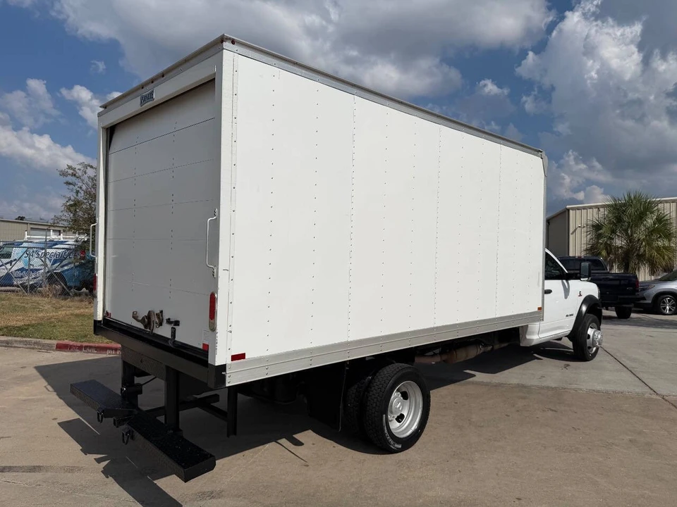 2021 Ram 4500 & 5500 - Image 10 of 21
