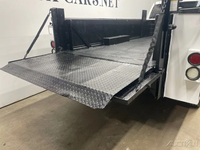2021 Ram 4500 & 5500 - Image 18 of 24