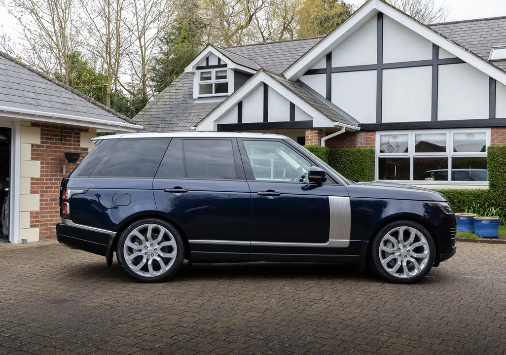 2021 Land Rover Range Rover L460 - Image 8 of 31
