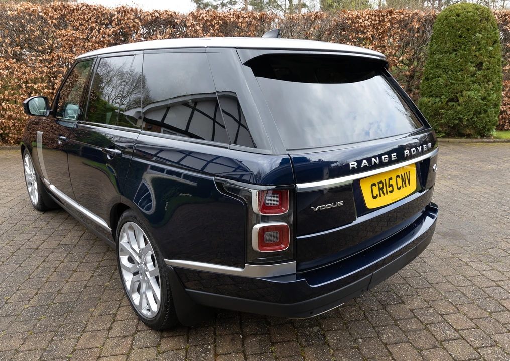 2021 Land Rover Range Rover L460 - Image 16 of 31