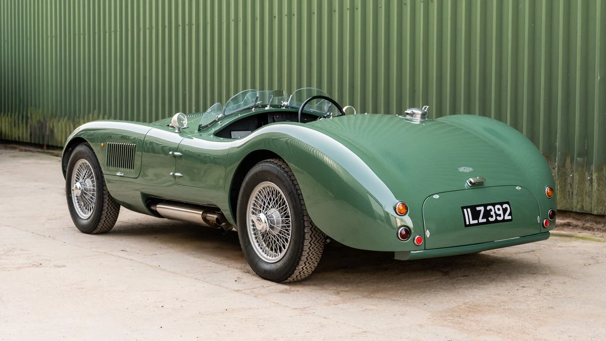 2021 Jaguar Replica - Image 13 of 30