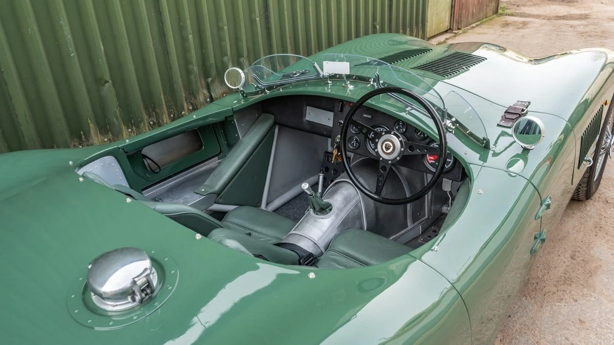 2021 Jaguar Replica - Image 18 of 30