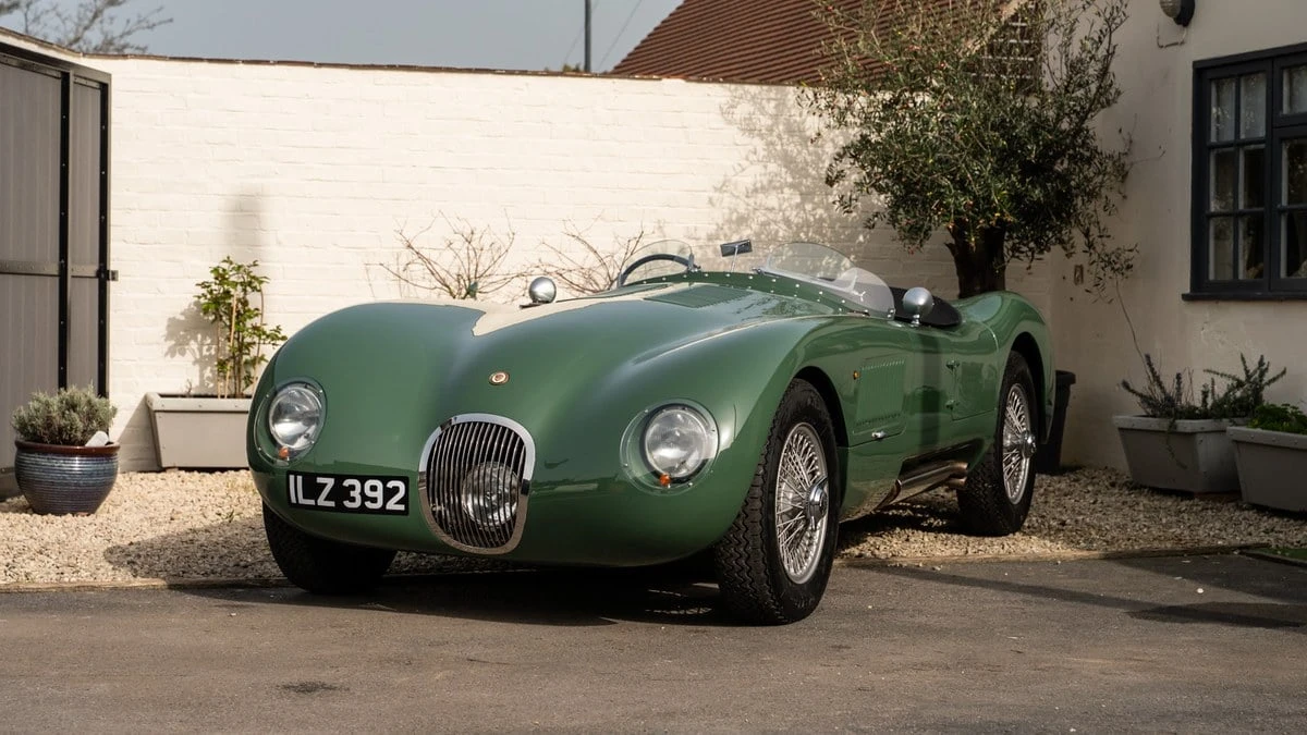 2021 Jaguar Replica - Image 2 of 30